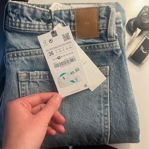 Brand new Zara jeans with tag mid rise straight super cute just do not fit